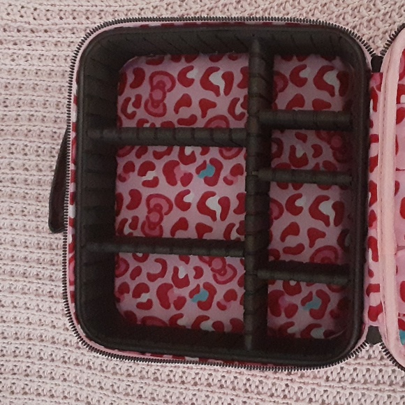 Impressions X Hello Kitty Cosmetic Bag - Picture 6 of 11